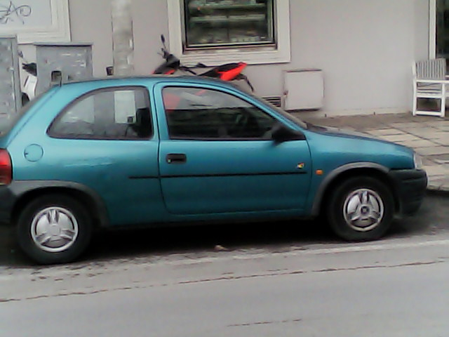 PoulaTo: OPEL CORSA '95