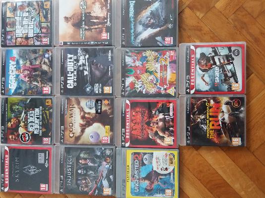 PLAYSTATION 3 super slim 500GB + 15 GAMES