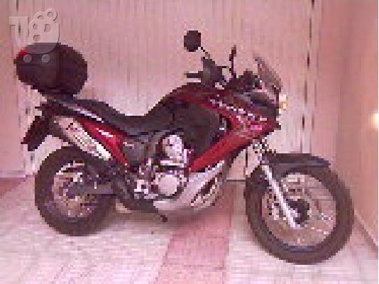 PoulaTo: HONDA XL 700 V Transalp '08
