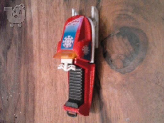 PoulaTo: MAJORETTE SNOWMOBILE