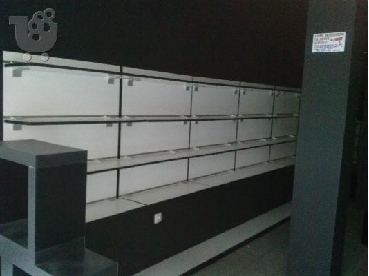 πωλείται πλήρης εξοπλισμός καταστήματος υποδημάτων...