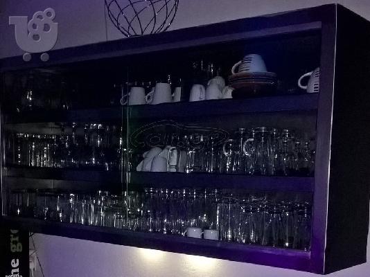 PoulaTo: Ποτηριέρα με δύο συρόμενα κρύσταλλα