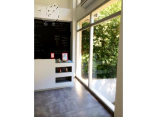 Πασίγνωστη επιχείρηση ζαχαροπλαστικής λιανικής-χονδρικής στη Νέα Ερυθραία...