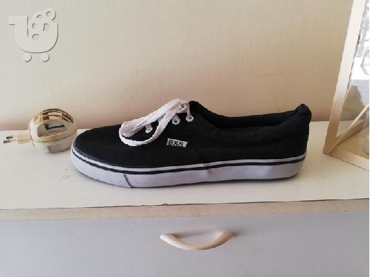 Παπούτσια στυλ vans!