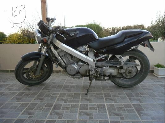 PoulaTo: HONDA CB 400 Four '01