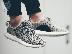PoulaTo: yeezy white and black