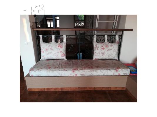 PoulaTo: Στρώματα χτιστού καναπέ με μαξιλάρια
